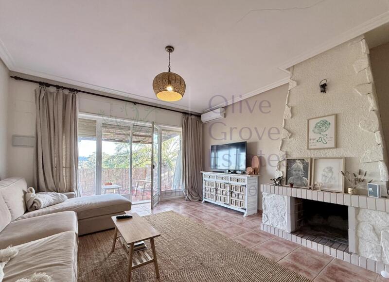 5 bedroom Land for sale