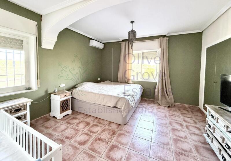5 bedroom Land for sale