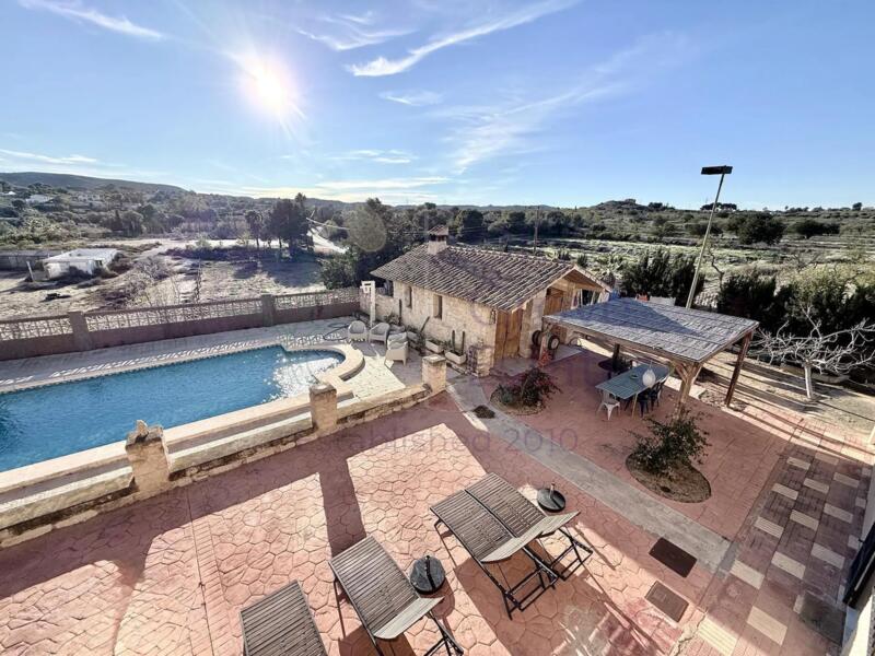 5 bedroom Land for sale