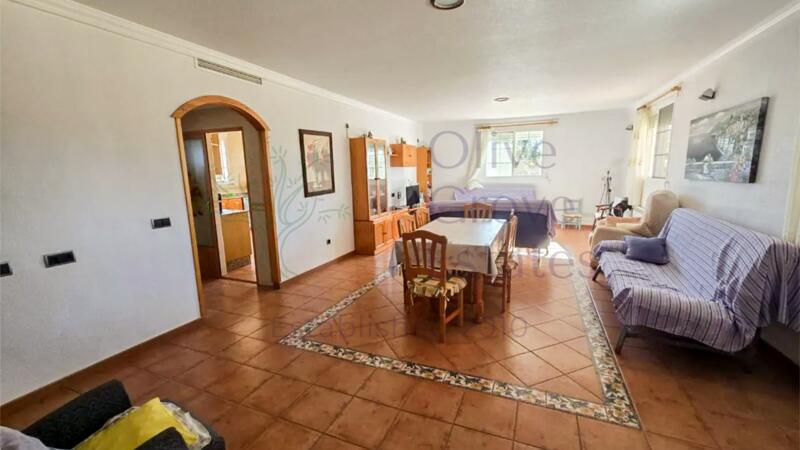 8 спальная комната вилла продается в Sax, Alicante