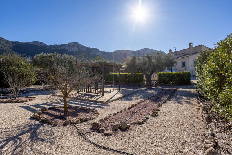 3 bedroom Country House for sale 3 bedroom Country House for sale