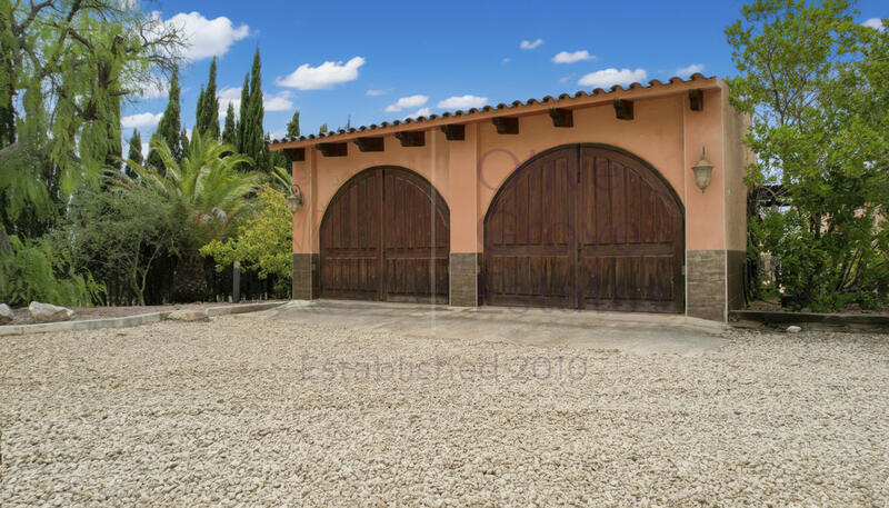 6 bedroom Villa for sale 6 bedroom Villa for sale