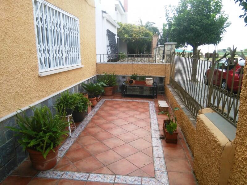 Townhouse for sale in Almoradí, Alicante