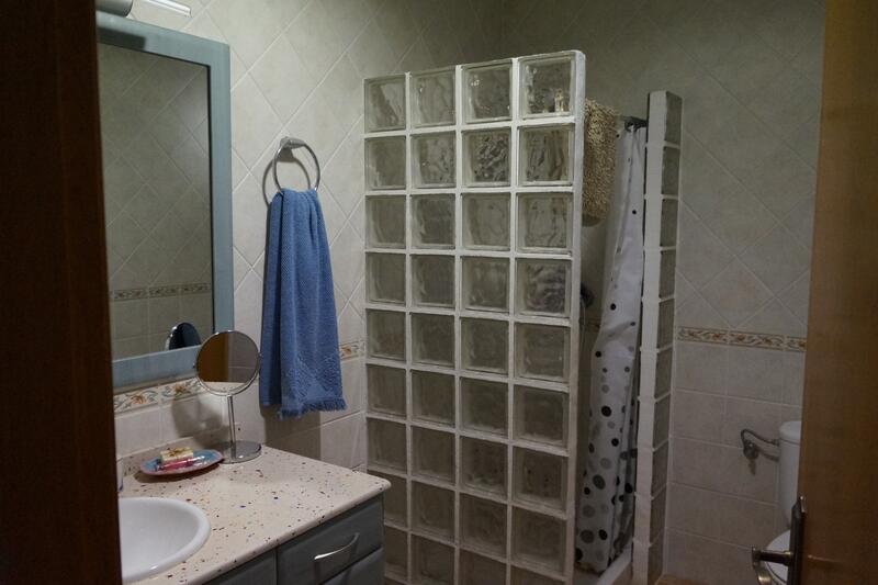 2 slaapkamer Gezinswoning Te koop