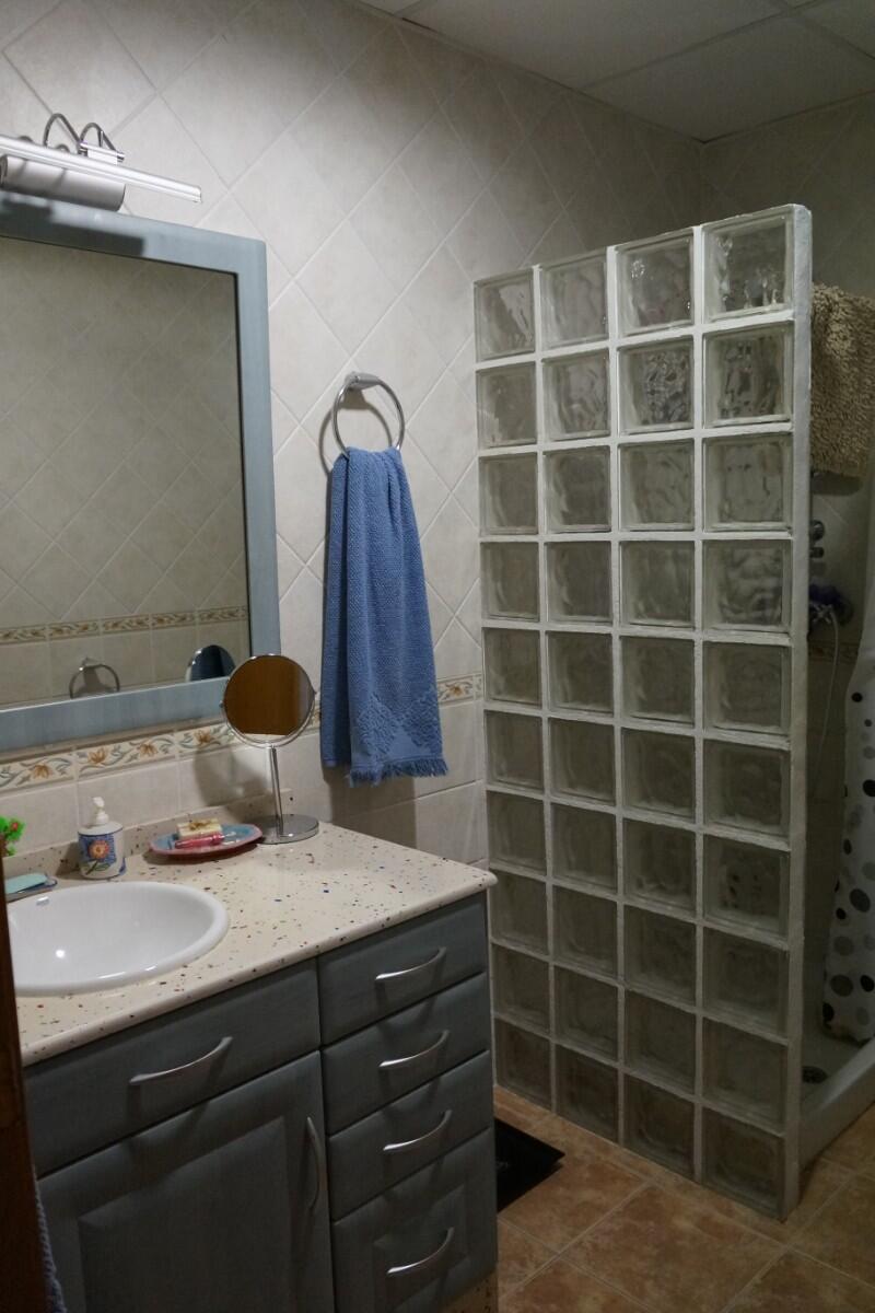 2 slaapkamer Gezinswoning Te koop
