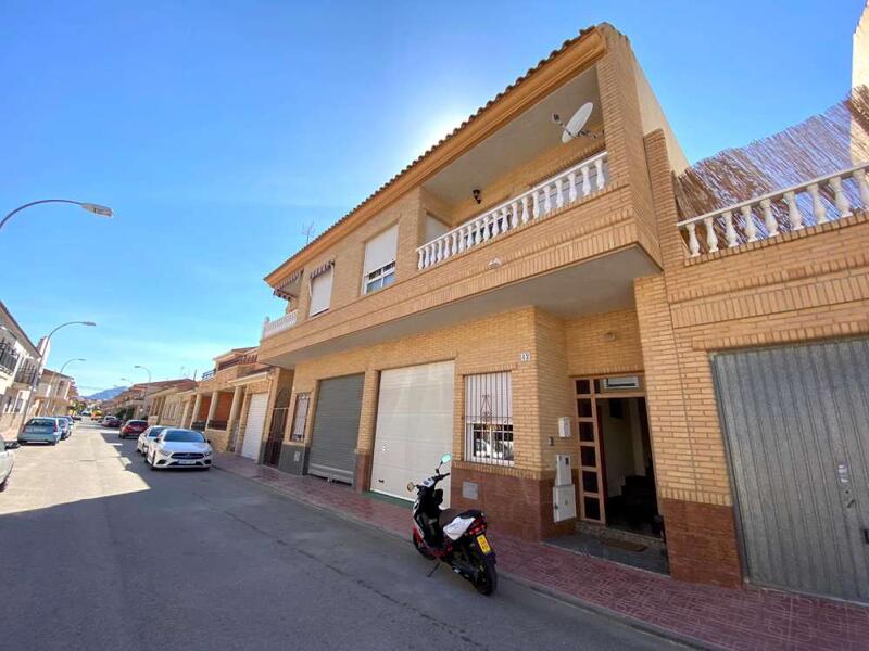 Rekkehus til salgs i San Isidro, Alicante