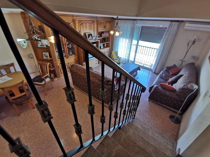 3 slaapkamer Gezinswoning Te koop
