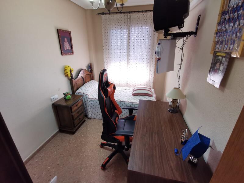 3 slaapkamer Gezinswoning Te koop