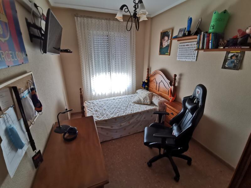 3 slaapkamer Gezinswoning Te koop