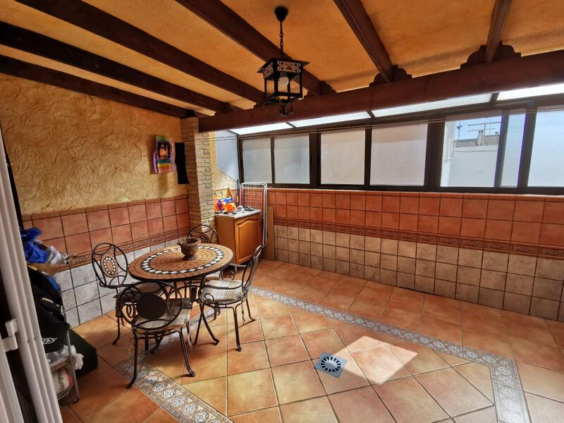 3 slaapkamer Gezinswoning Te koop