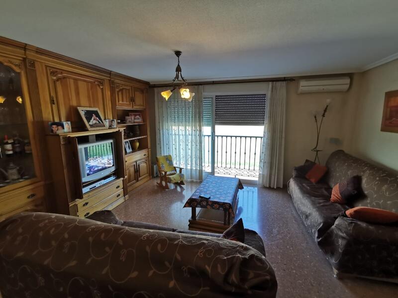 3 slaapkamer Gezinswoning Te koop