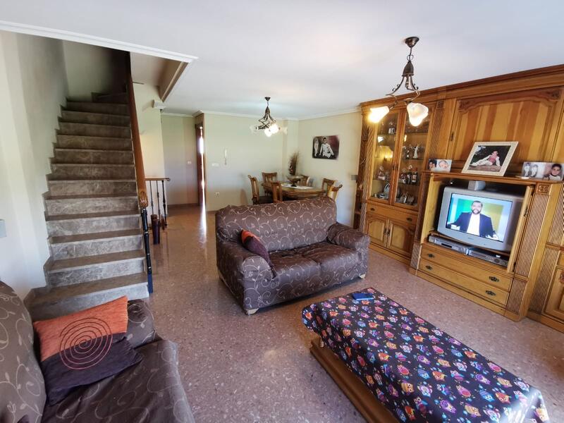 3 slaapkamer Gezinswoning Te koop