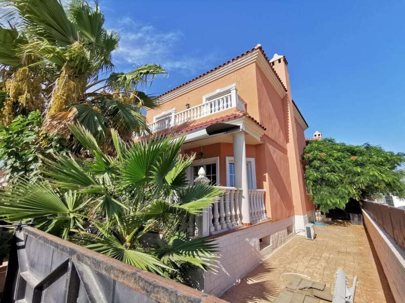 Villa til salg i Almoradí, Alicante