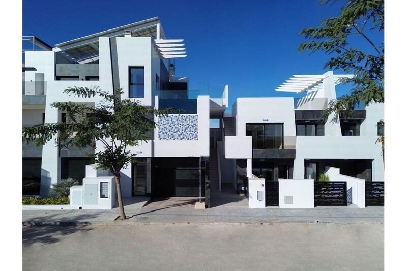 Villa en venta en Pilar de la Horadada, Alicante