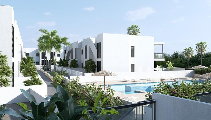 Villa en venta en Pilar de la Horadada, Alicante