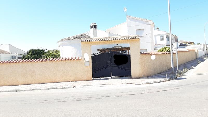 Villa till salu i Torrevieja, Alicante