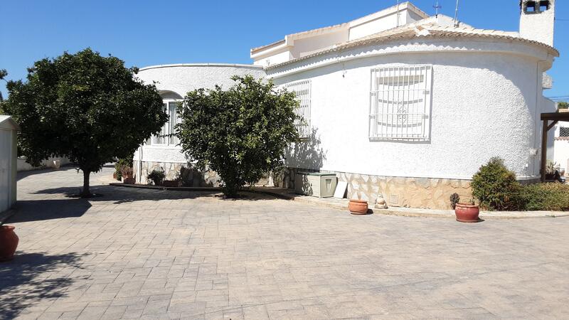 4 Cuarto Villa en venta