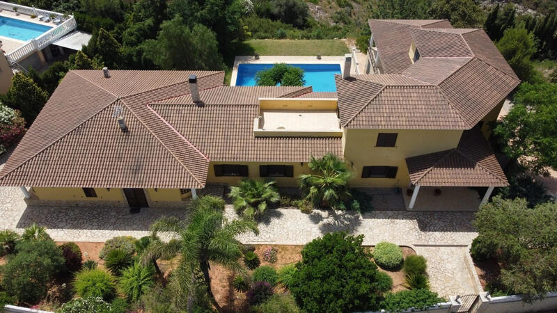 4 bedroom Villa for sale