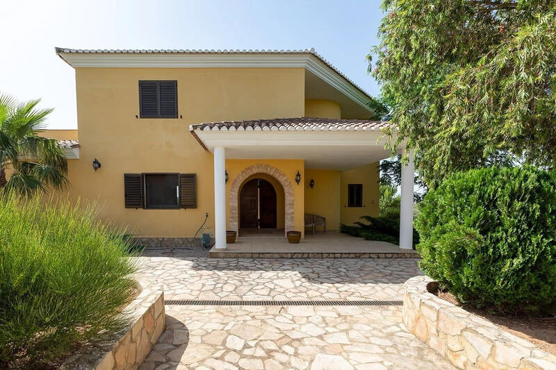 4 bedroom Villa for sale