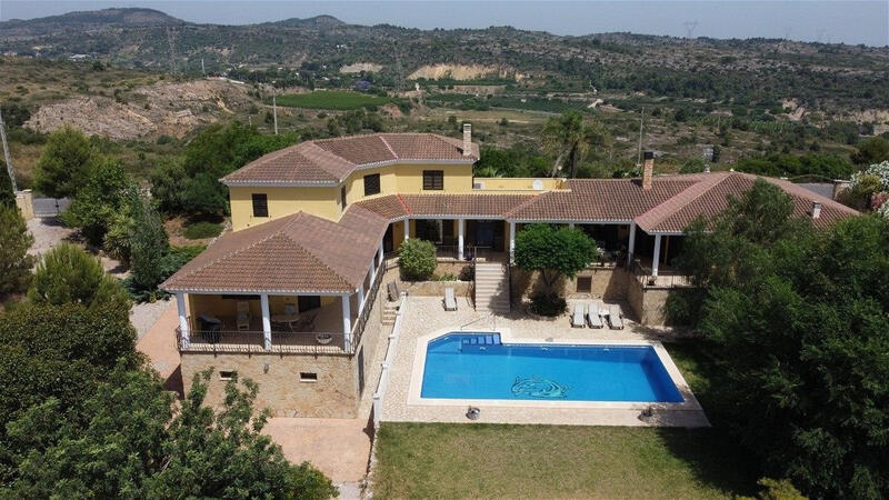 4 bedroom Villa for sale