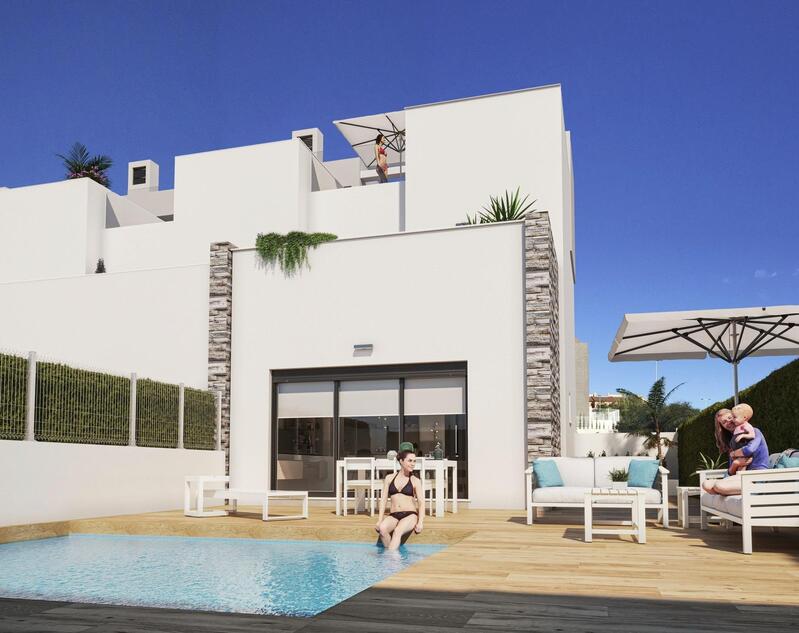 Villa en venta en Torrevieja, Alicante