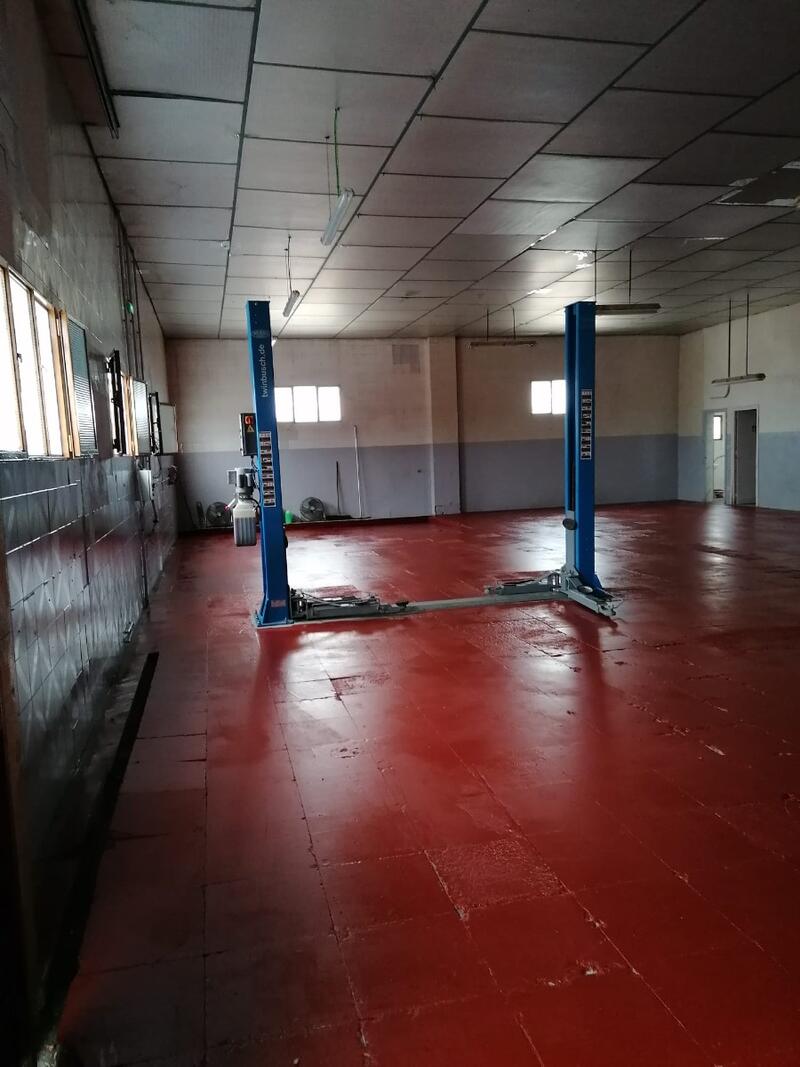 3 Cuarto Local Comercial en venta