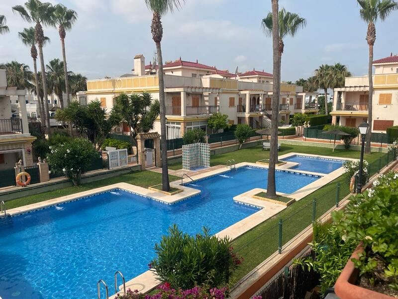 Townhouse for sale in Daya Vieja, Alicante