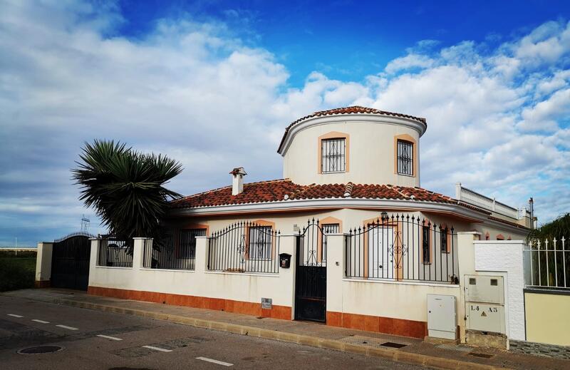 Villa til salgs i Los Alcazares, Murcia