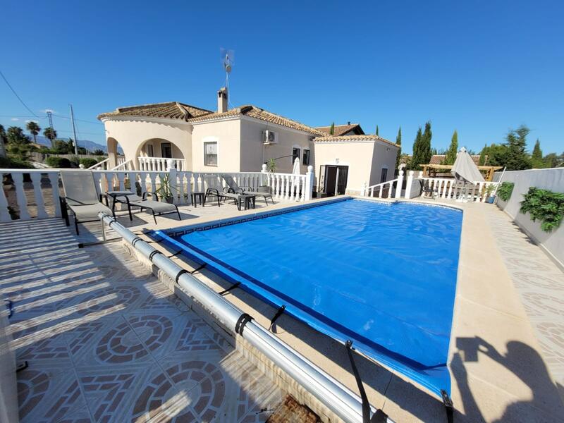 Villa zu verkaufen in Dolores, Alicante