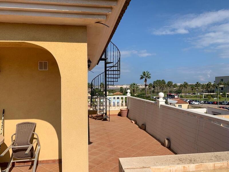 6 Cuarto Villa en venta