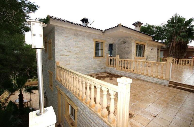 6 bedroom Villa for sale