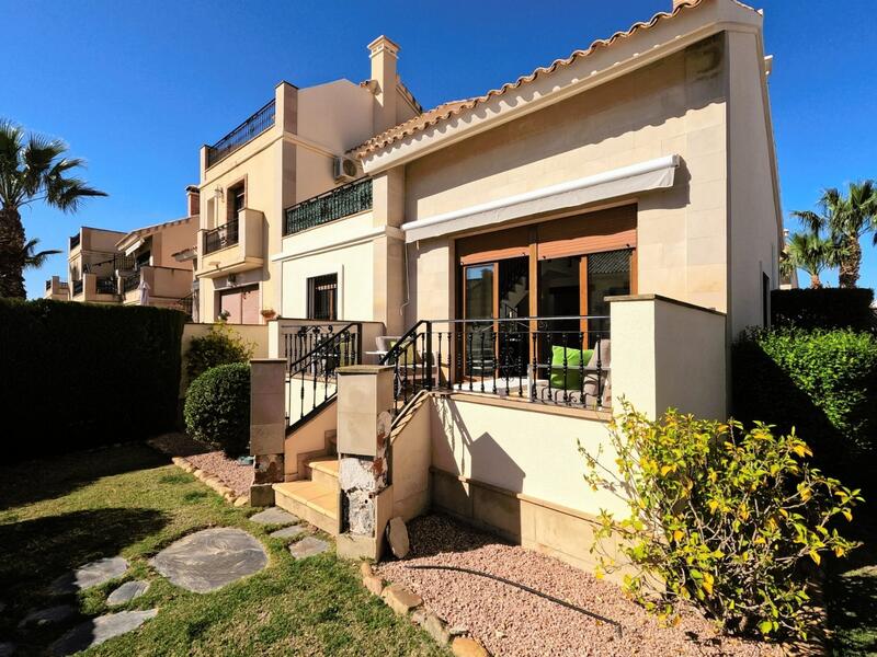 3 bedroom Country House for sale in Algorfa, Alicante