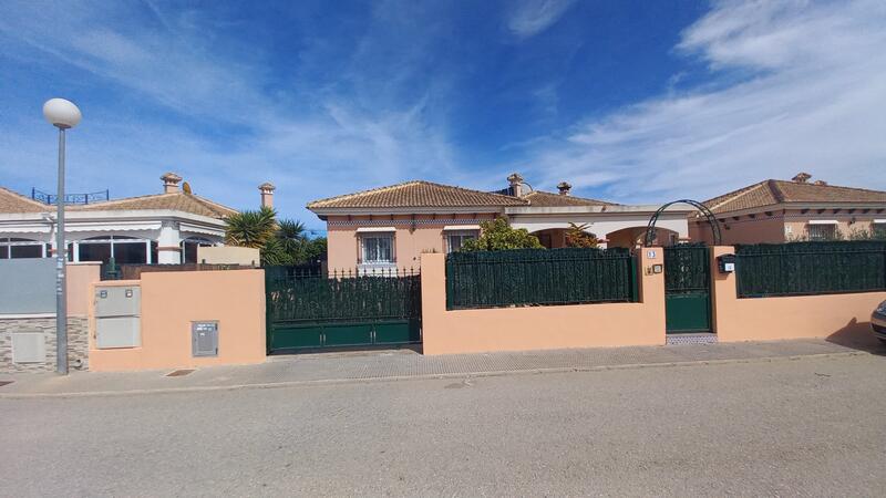 Villa til salgs i Los Montesinos, Alicante