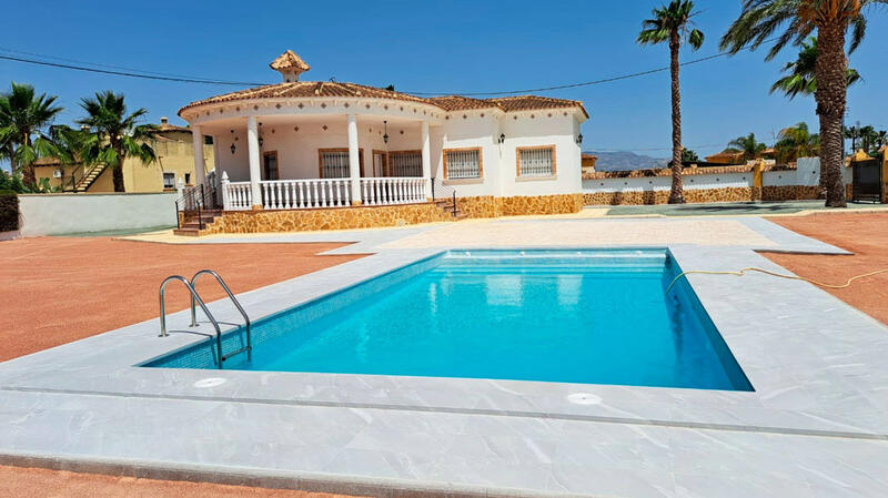 Villa til salgs i Catral, Alicante