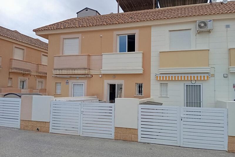 2 Cuarto Adosado en venta