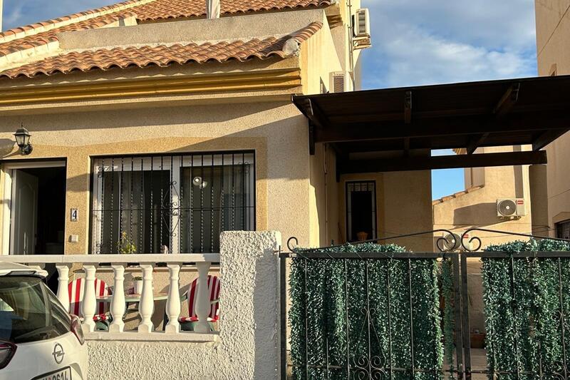 2 Schlafzimmer Villa zu verkaufen