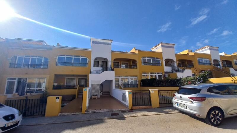 Leilighet til salgs i Los Montesinos, Alicante