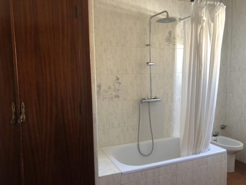 3 slaapkamer Gezinswoning Te koop