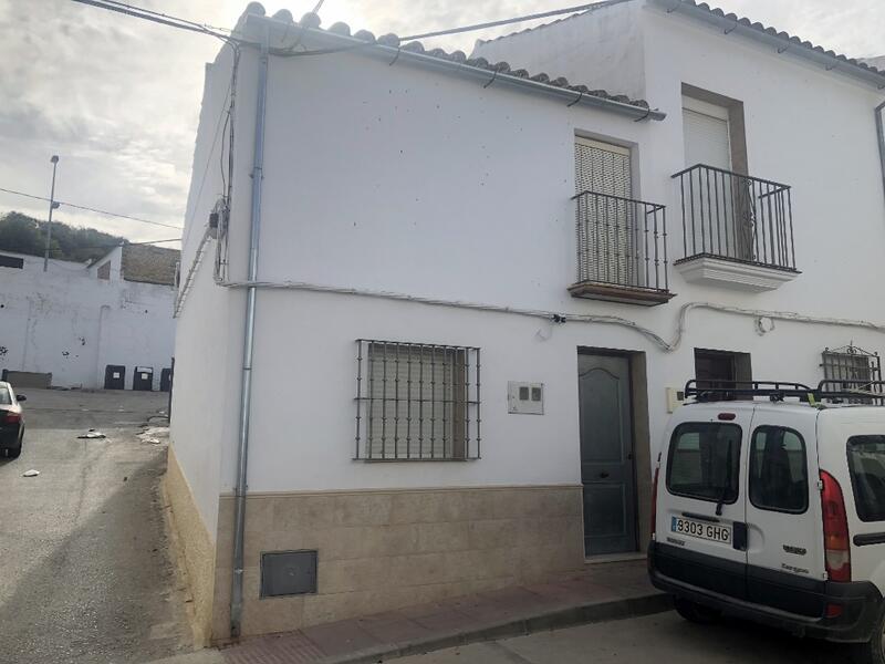 Maison de Ville à vendre dans Pruna, Sevilla