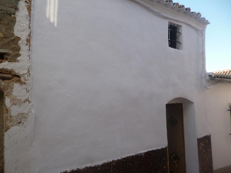 Коммерческая недвижимость продается в Pruna, Sevilla