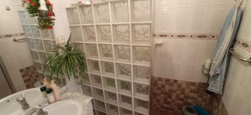 4 bedroom Townhouse for sale