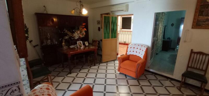 4 bedroom Townhouse for sale