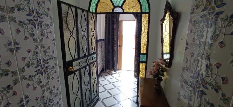 4 bedroom Townhouse for sale