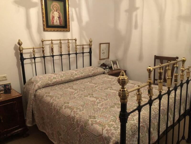 4 slaapkamer Gezinswoning Te koop