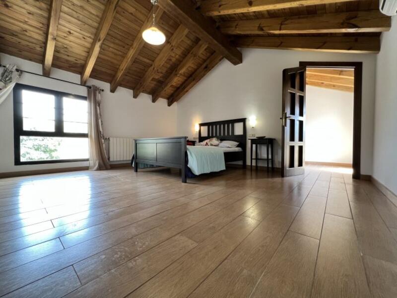 6 Cuarto Casa de Campo en venta