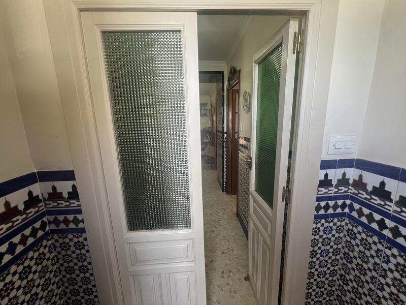 3 slaapkamer Gezinswoning Te koop