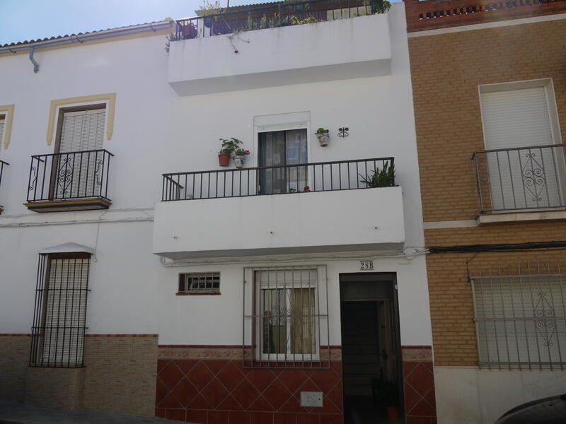 Townhouse for sale in Pruna, Sevilla