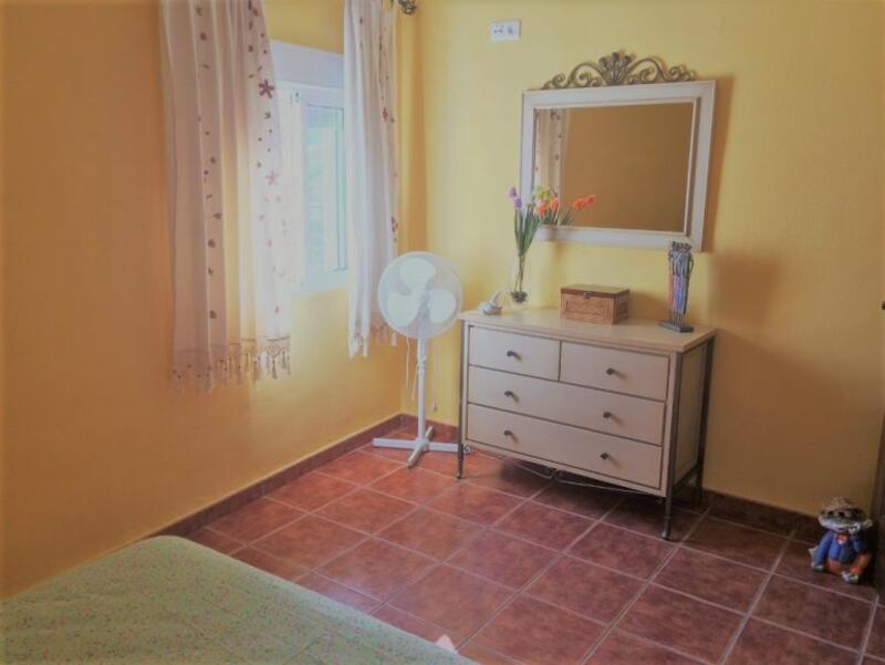 2 slaapkamer Gezinswoning Te koop