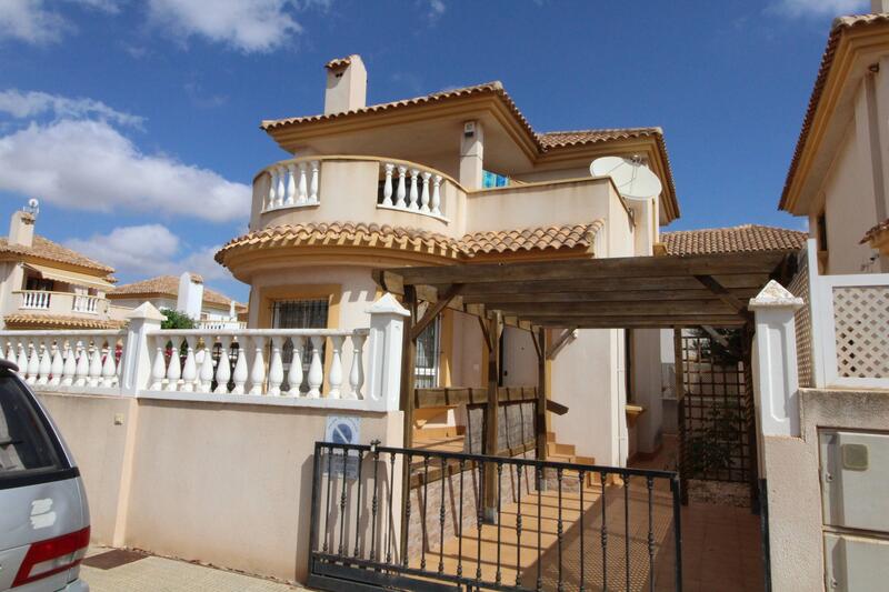 Villa Te koop in Huitar Menor, Almería