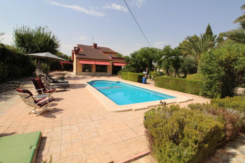 6 bedroom Villa for sale